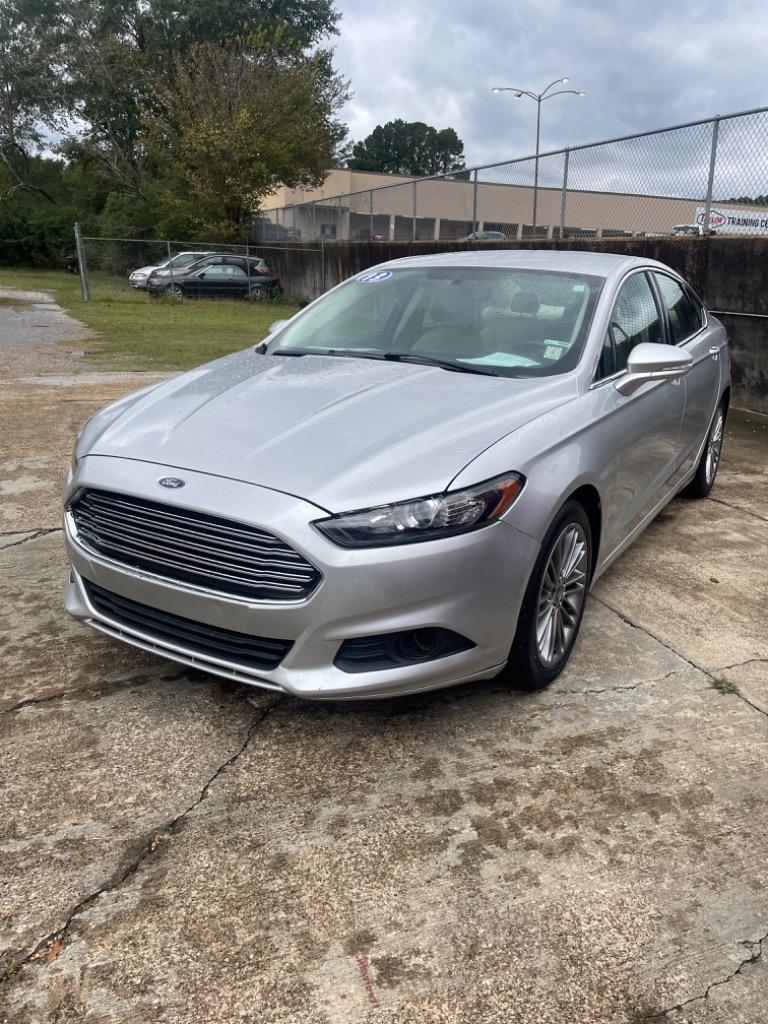 2013 Ford Fusion SE's photo
