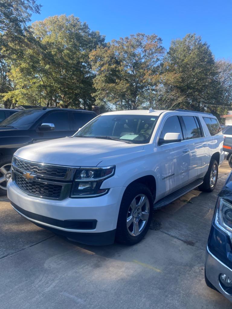 2016 Chevrolet Suburban LT's photo