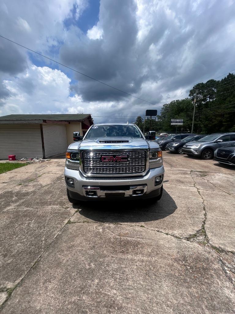 2018 GMC Sierra 4WD Crew Cab Standard Box Denali's photo